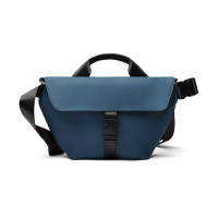 donkerblauw (± PMS 19-4110 TPG)